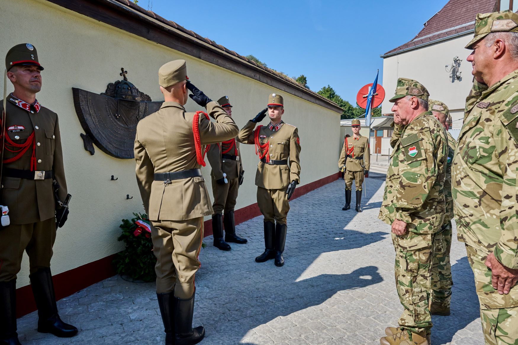 Államfői laktanyalátogatás Veszprémben 