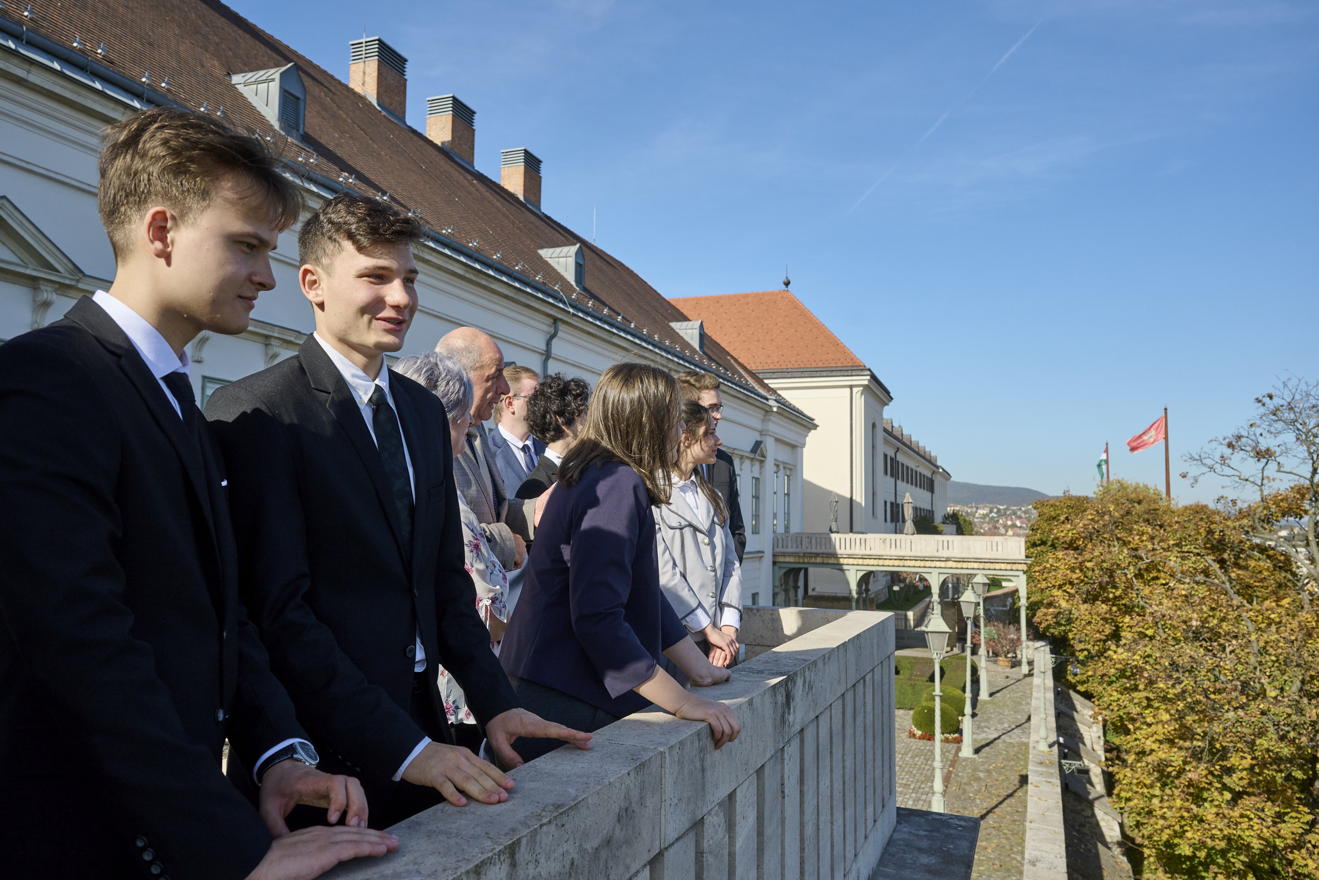 Kutató diákok a Sándor-palotában