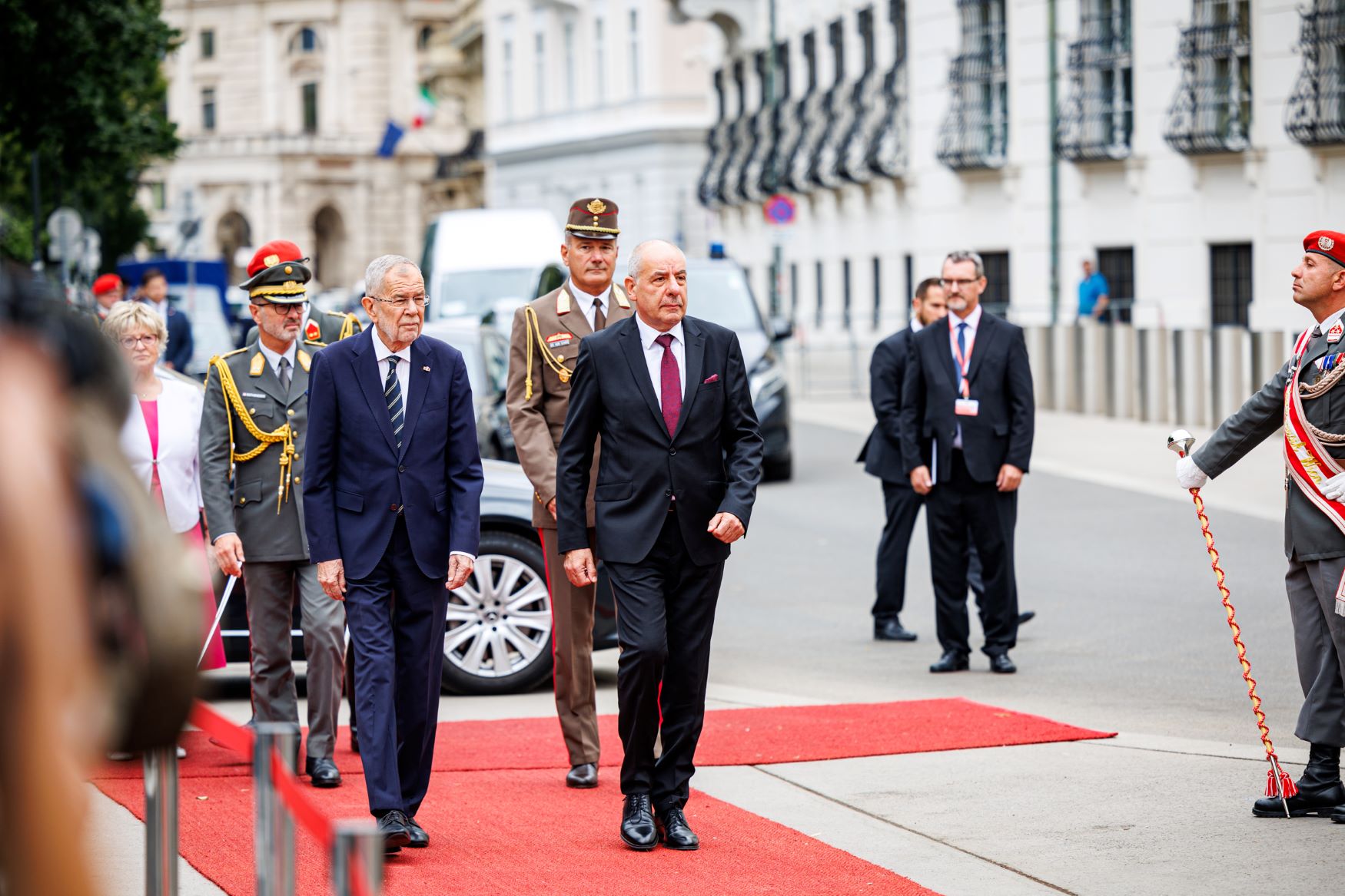 Államfői látogatás Bécsben vonulás